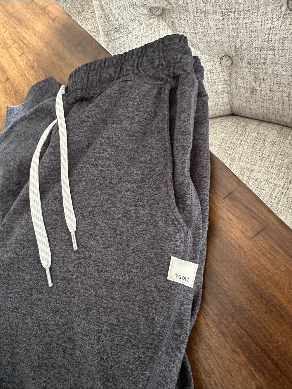 Vuori like NEW Performance Joggers - Picture 9 of 9